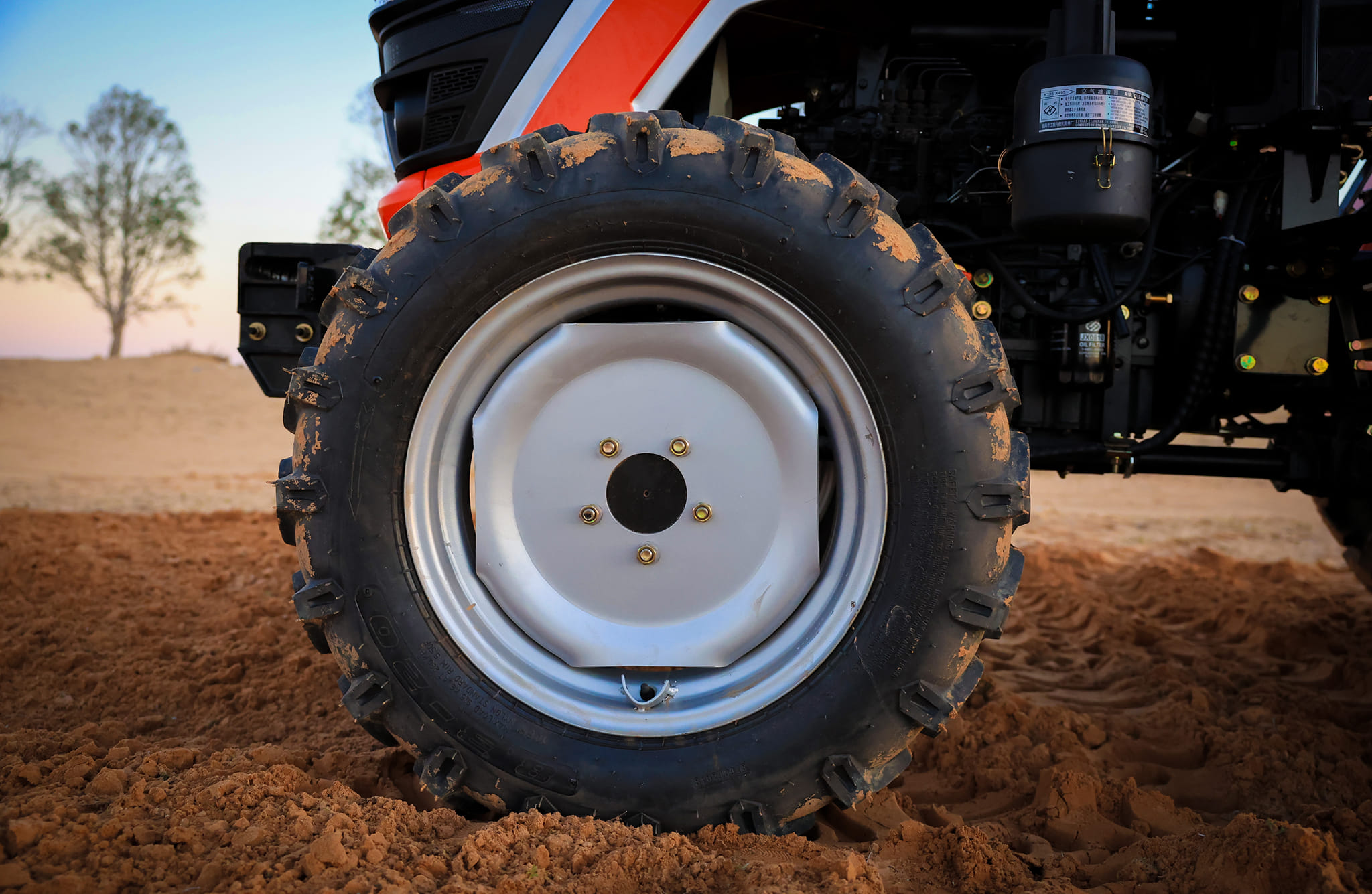 عجلة جرار أمامية